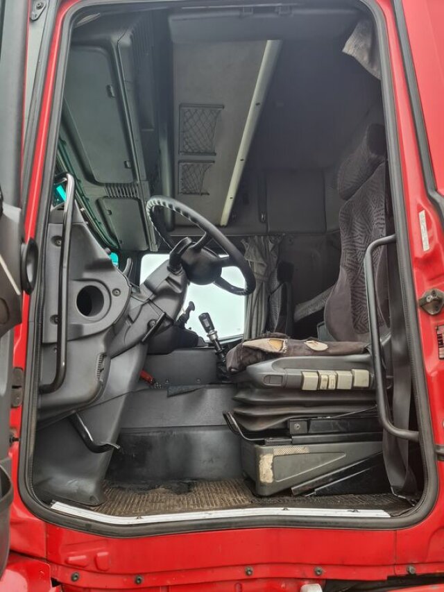 SCANIA 124R