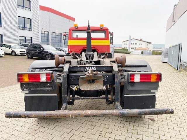 DAIMLER-BENZ -