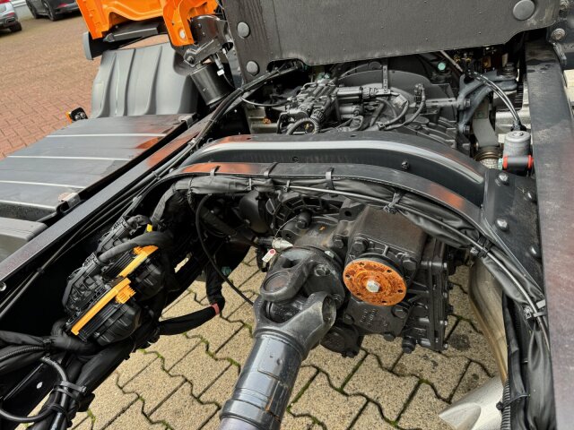DAIMLER-BENZ -