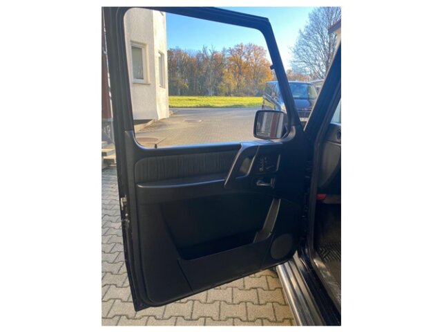 MERCEDES-BENZ G 400