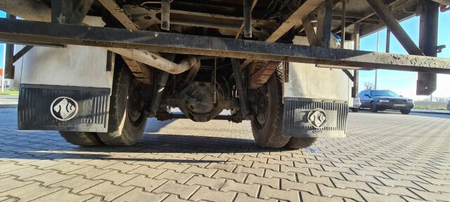 MERCEDES-BENZ -