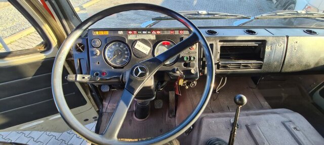 MERCEDES-BENZ -