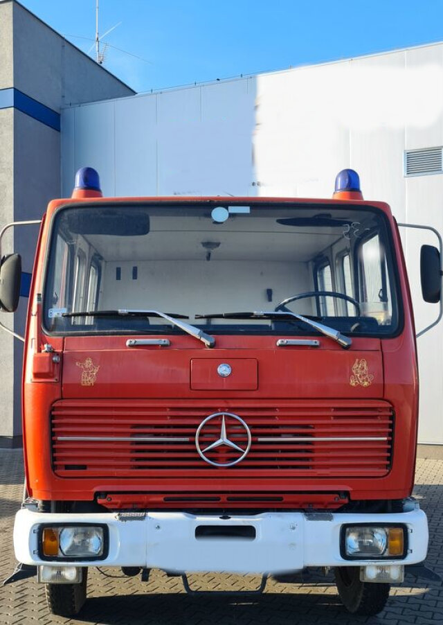 MERCEDES-BENZ -