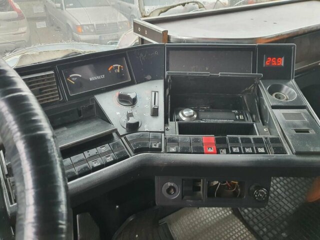 RENAULT (F) Magnum