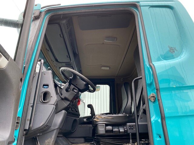 SCANIA (S) R