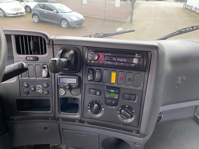 SCANIA (S) R