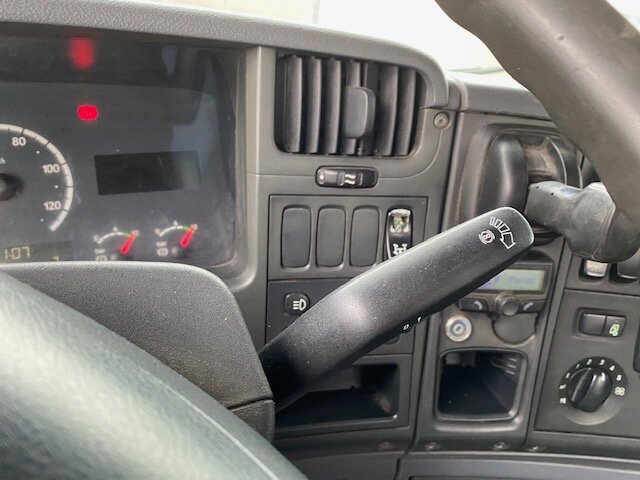 SCANIA (S) R