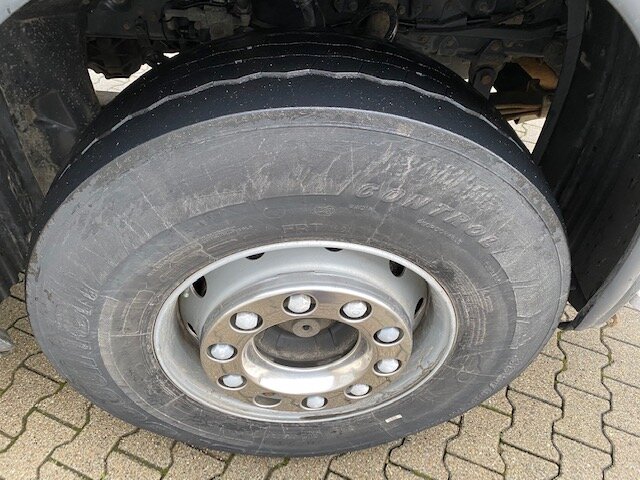 SCANIA (S) R