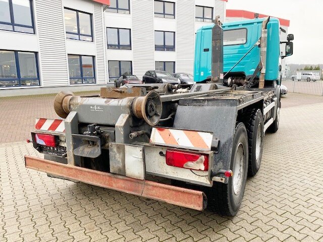 SCANIA (S) R