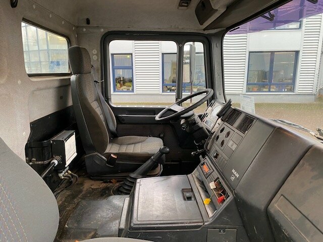 MAN T40
