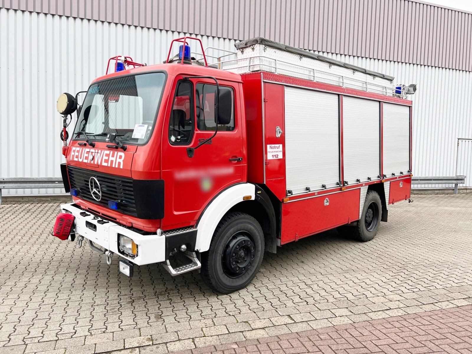 全世界限定メルセデスベンツ警察車両　DWJ fire brigade model Detail view | Mercedes-Benz 1219 AF Feuerwehr 4x4 | Gassmann Trucks