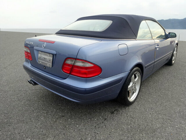 Mercedes-Benz CLK 320