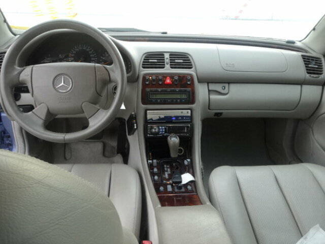 Mercedes-Benz CLK 320