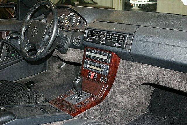 Mercedes-Benz SL 320