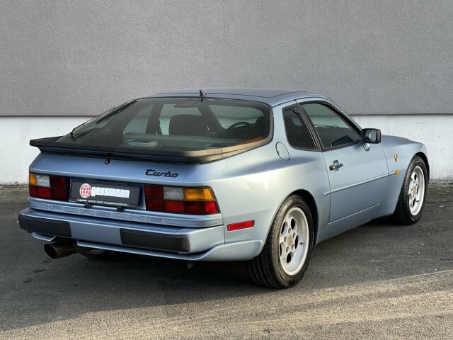 Porsche 944