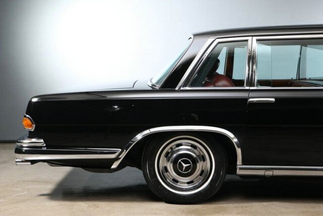 Mercedes-Benz 600