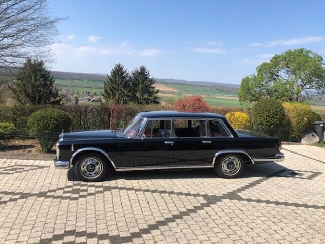 Mercedes-Benz 600