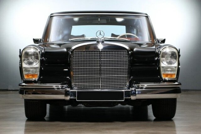 Mercedes-Benz 600