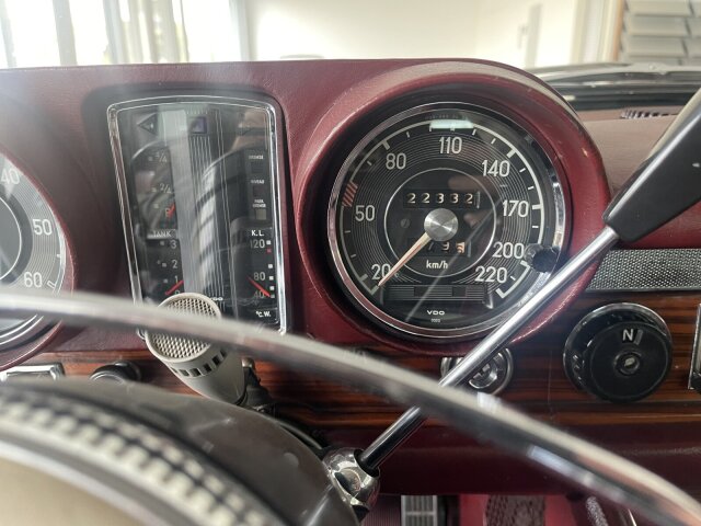 Mercedes-Benz 600