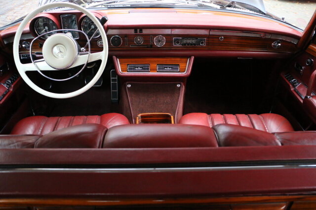 Mercedes-Benz 600