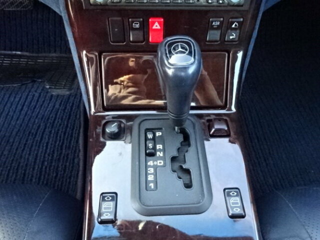 Mercedes-Benz SL 320