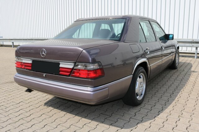 Mercedes-Benz 300
