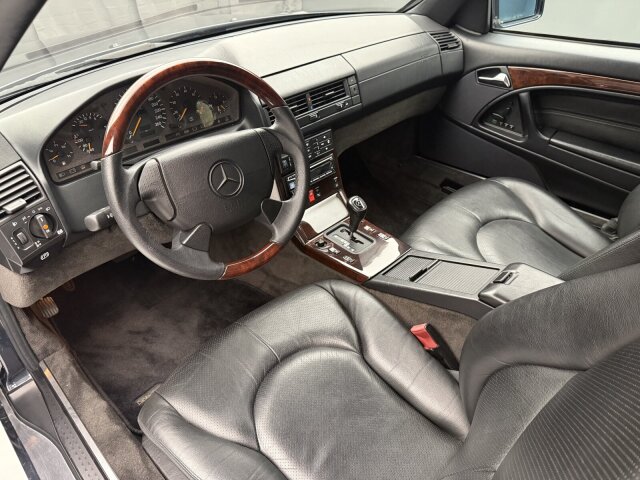 Mercedes-Benz SL 320