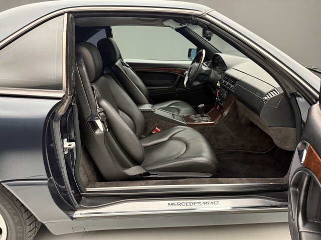 Mercedes-Benz SL 320