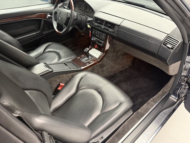 Mercedes-Benz SL 320