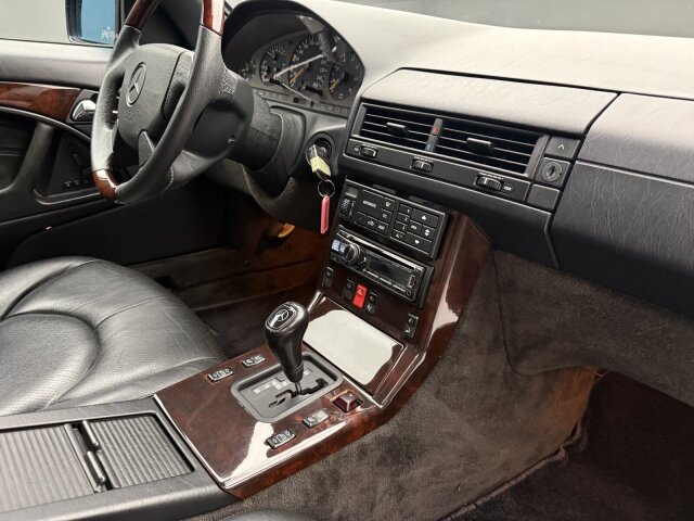 Mercedes-Benz SL 320