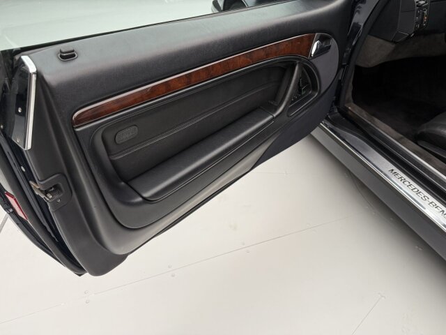 Mercedes-Benz SL 320