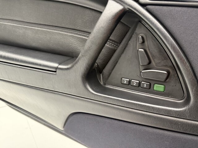 Mercedes-Benz SL 320