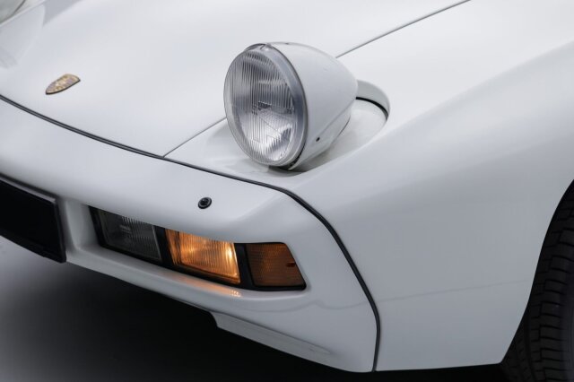 Porsche 928