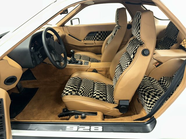 Porsche 928