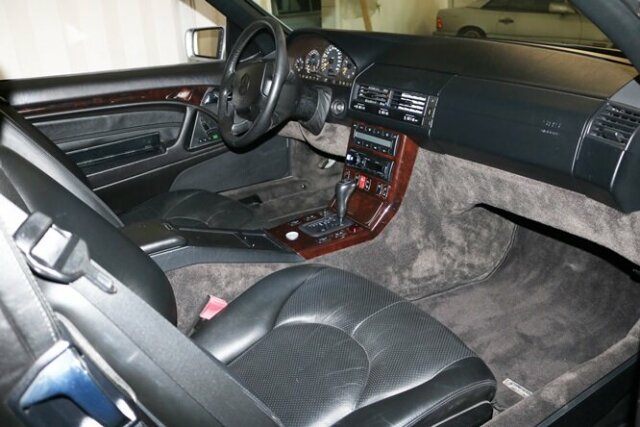 Mercedes-Benz SL 320