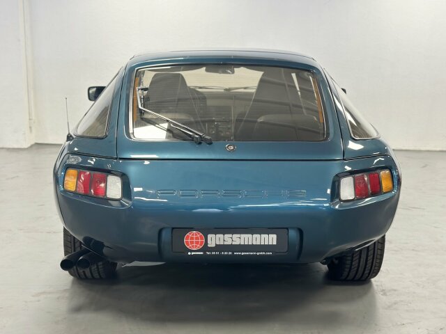 Porsche 928