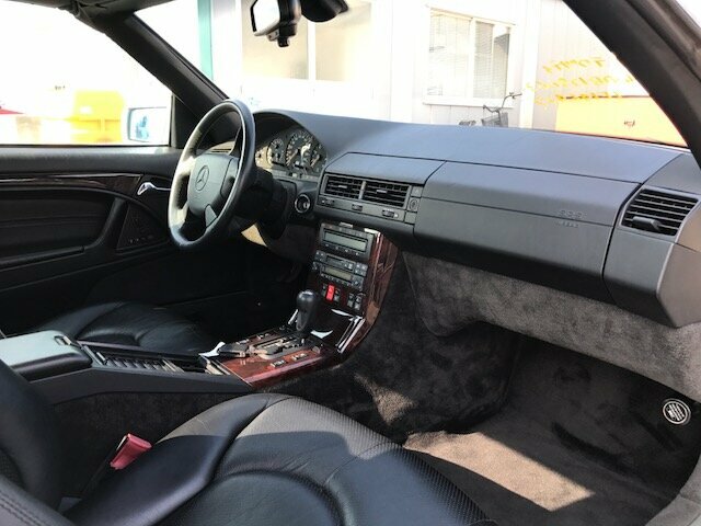 Mercedes-Benz SL 320