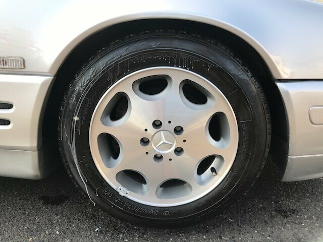 Mercedes-Benz SL 320