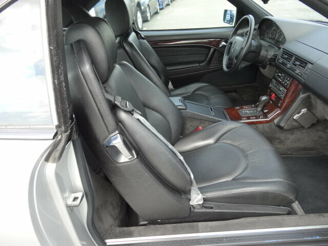 Mercedes-Benz SL 320