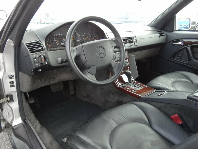 Mercedes-Benz SL 320