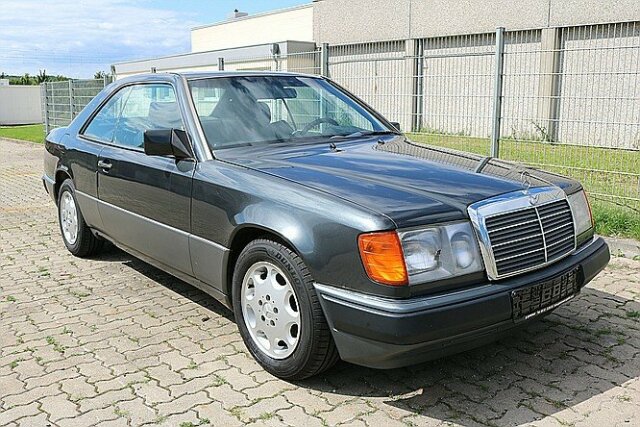 Mercedes-Benz 230