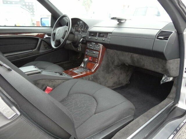 Mercedes-Benz SL 320