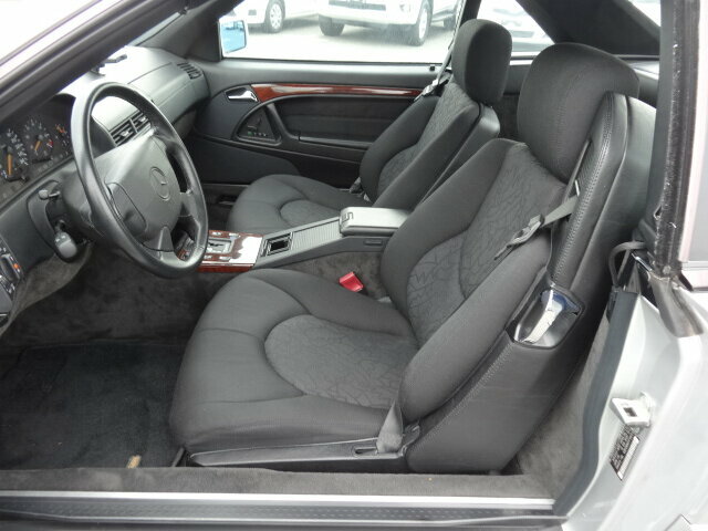 Mercedes-Benz SL 320