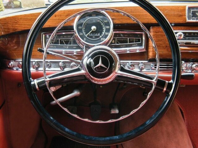 Mercedes-Benz 300