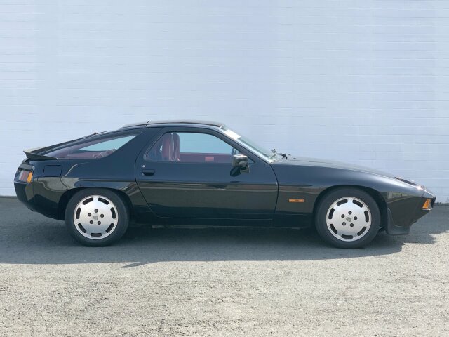Porsche 928