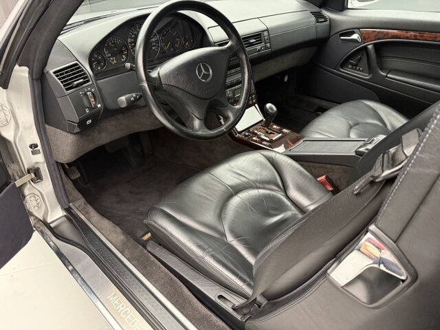 Mercedes-Benz SL 320