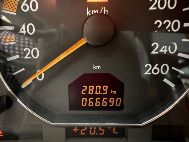 Mercedes-Benz SL 320