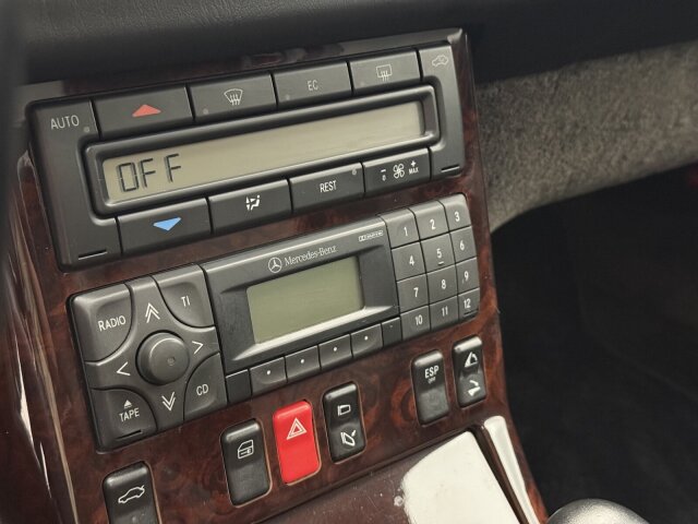 Mercedes-Benz SL 320