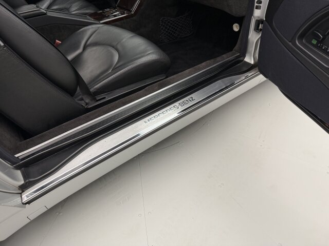 Mercedes-Benz SL 320