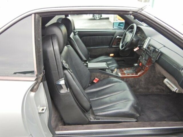 Mercedes-Benz SL 320